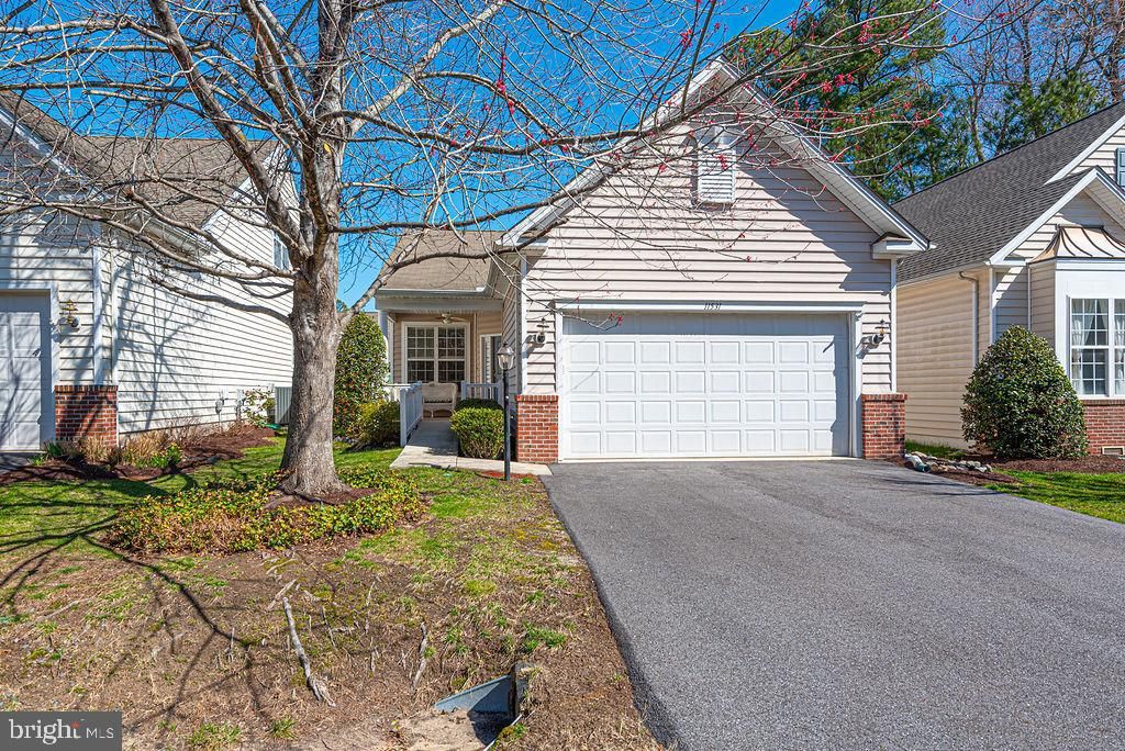 Image 4 of property listing at 11531 MANKLIN CREEK RD, Ocean Pines, MD 21811