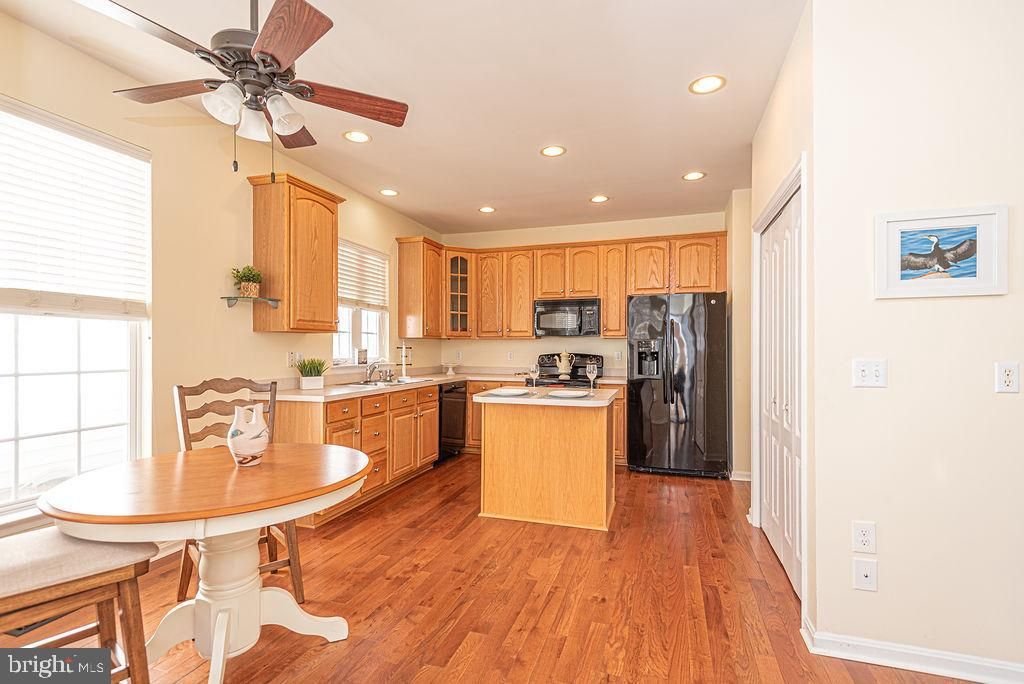 Image 7 of property listing at 11531 MANKLIN CREEK RD, Ocean Pines, MD 21811