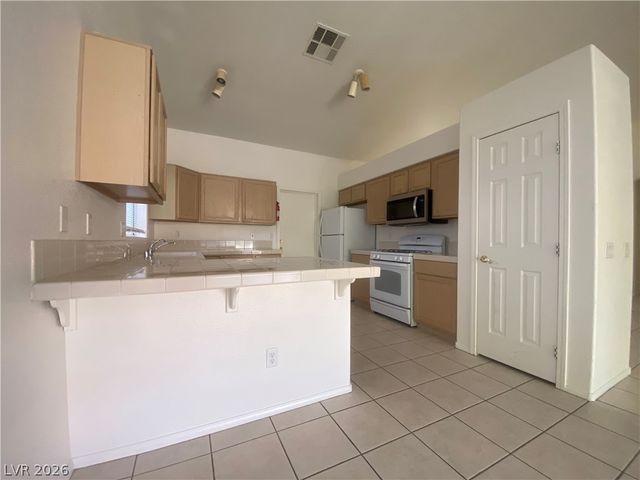 8524 Highland View Avenue, Las Vegas, NV 89145