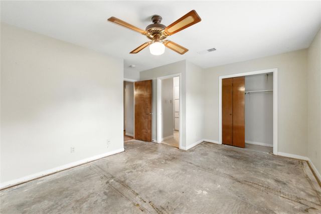 707 Center ST, Lockhart, TX 78644