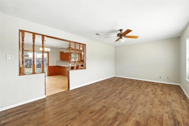 707 Center ST, Lockhart, TX 78644