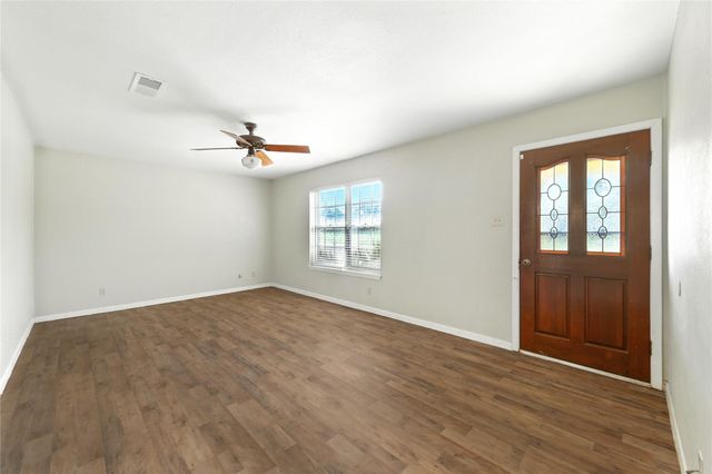 707 Center ST, Lockhart, TX 78644