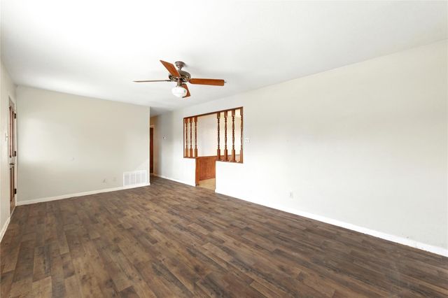 707 Center ST, Lockhart, TX 78644