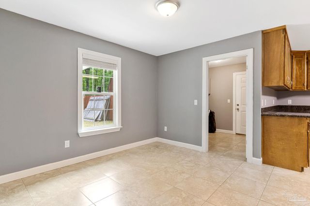 6069 Oglesbey Rd, Milton, FL 32570