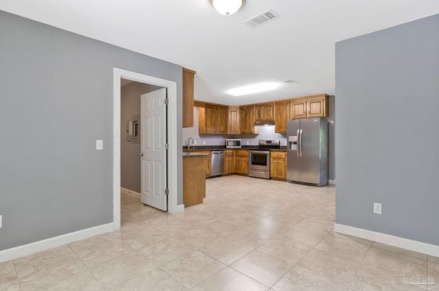 6069 Oglesbey Rd, Milton, FL 32570