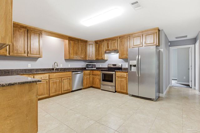 6069 Oglesbey Rd, Milton, FL 32570