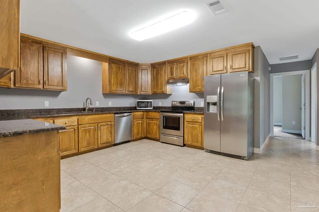 6069 Oglesbey Rd, Milton, FL 32570