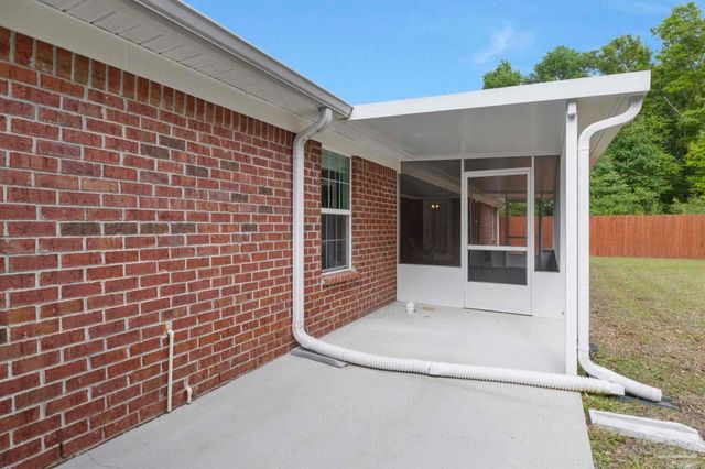 6069 Oglesbey Rd, Milton, FL 32570
