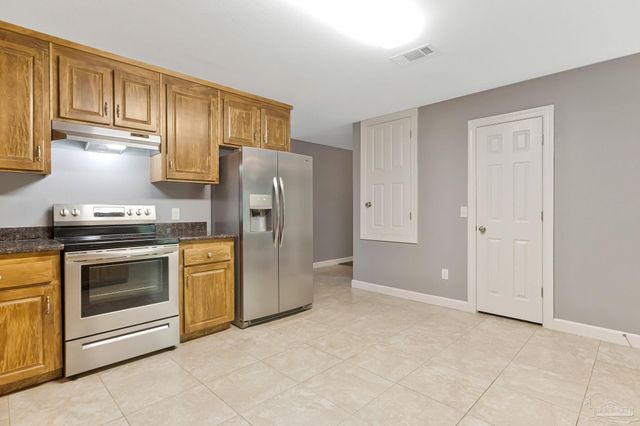 6069 Oglesbey Rd, Milton, FL 32570