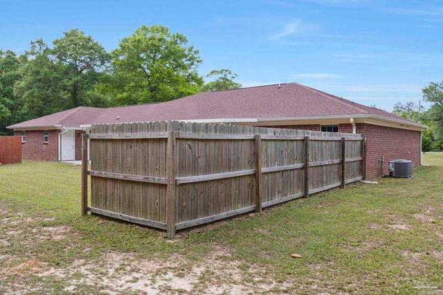 6069 Oglesbey Rd, Milton, FL 32570