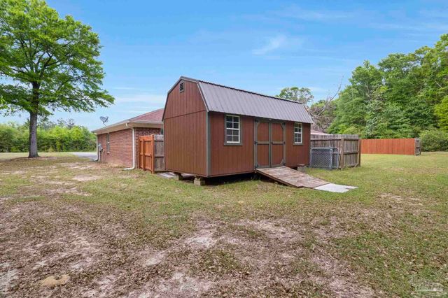 6069 Oglesbey Rd, Milton, FL 32570