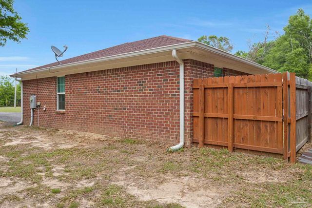 6069 Oglesbey Rd, Milton, FL 32570