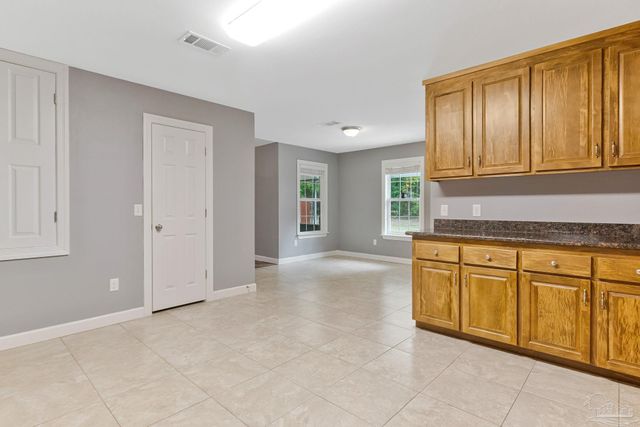 6069 Oglesbey Rd, Milton, FL 32570