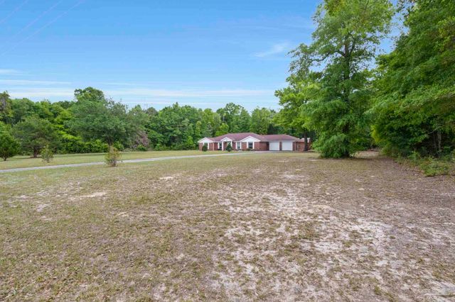 6069 Oglesbey Rd, Milton, FL 32570