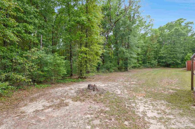 6069 Oglesbey Rd, Milton, FL 32570