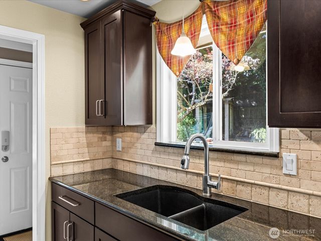 10610 NE 190th Street, Bothell, WA 98011