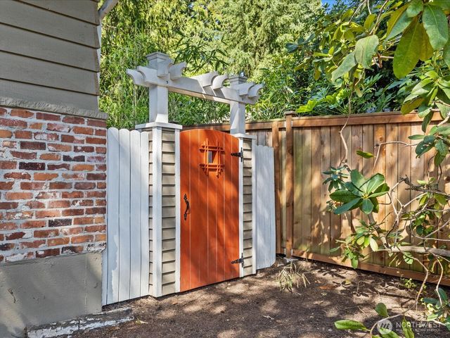 10610 NE 190th Street, Bothell, WA 98011