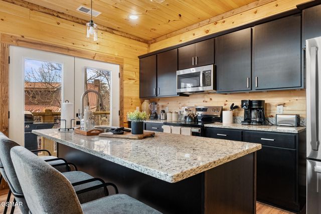 1568 Rainbow Ridge Way, Sevierville, TN 37862