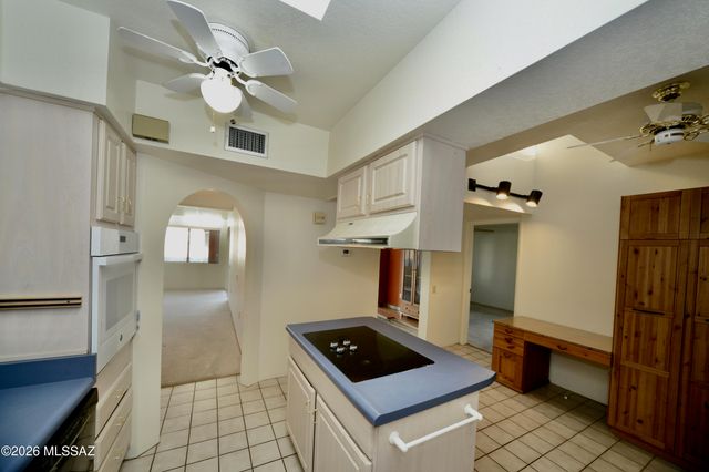 1021 W Camino Sagasta, Green Valley, AZ 85622