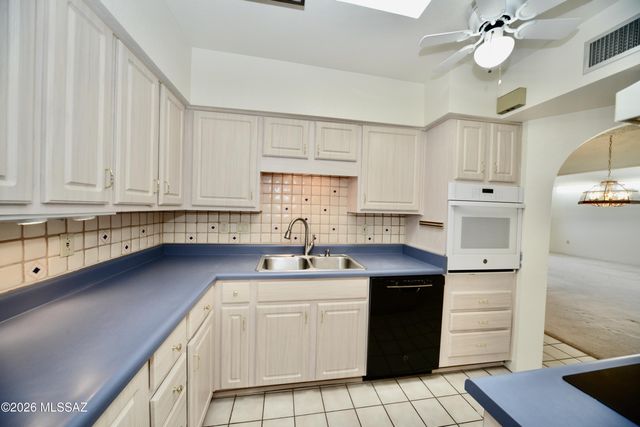 1021 W Camino Sagasta, Green Valley, AZ 85622