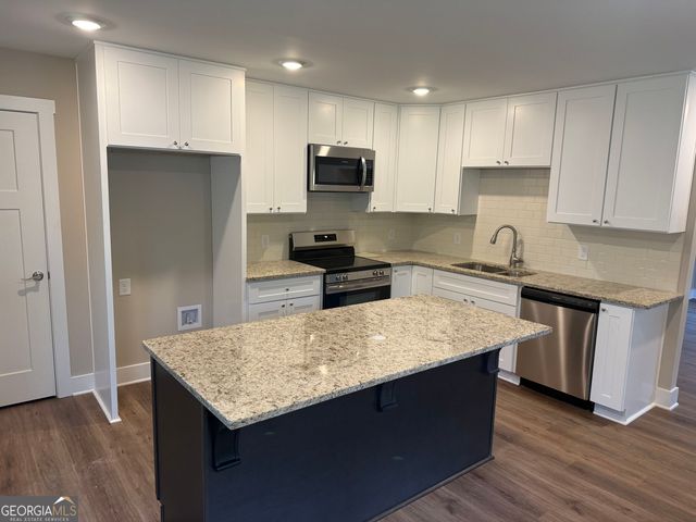 1108 7th Street, West Point, GA 31833