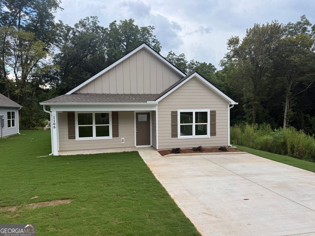 1108 7th Street, West Point, GA 31833
