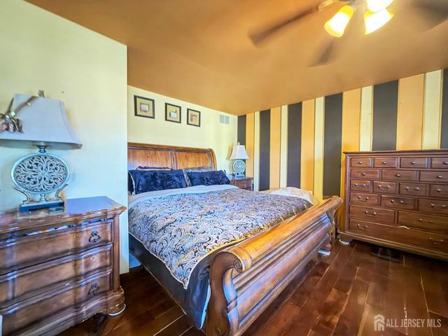 7 3rd Avenue, Piscataway, NJ 08854