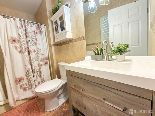 7 3rd Avenue, Piscataway, NJ 08854