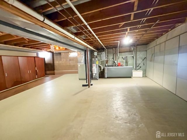 7 3rd Avenue, Piscataway, NJ 08854