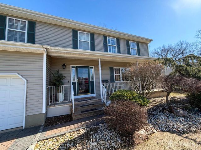 7 3rd Avenue, Piscataway, NJ 08854