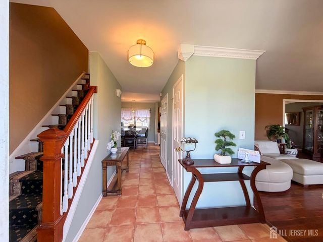 7 3rd Avenue, Piscataway, NJ 08854