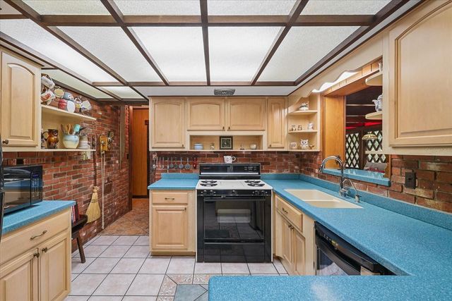 1488 LACONIA DRIVE E, Clearwater, FL 33764