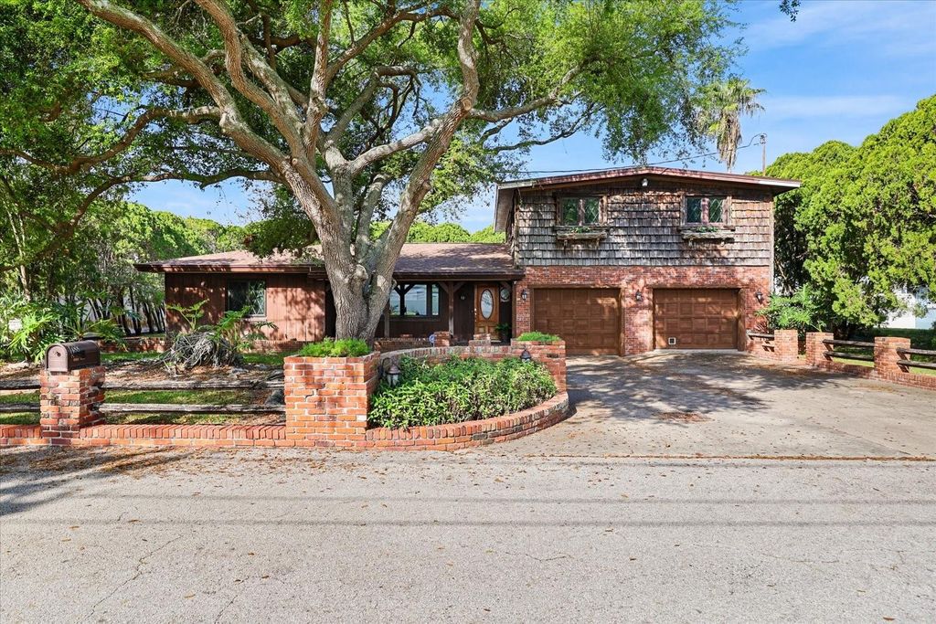 1488 LACONIA DRIVE E, Clearwater, FL 33764