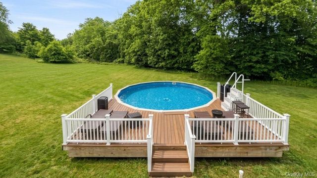 27 Grosso Court, Montgomery, NY 12549