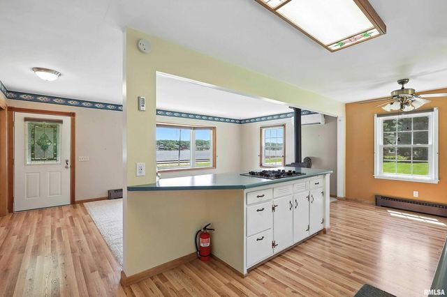 1128 N Cody Road, Le Claire, IA 52753