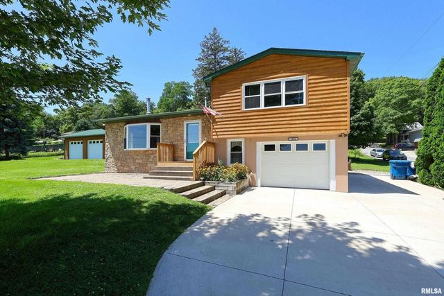 1128 N Cody Road, Le Claire, IA 52753