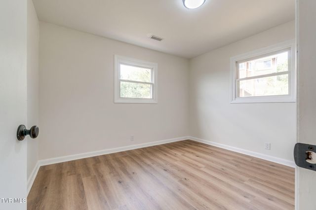 546 Bays View Court, Kingsport, TN 37660