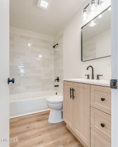 546 Bays View Court, Kingsport, TN 37660