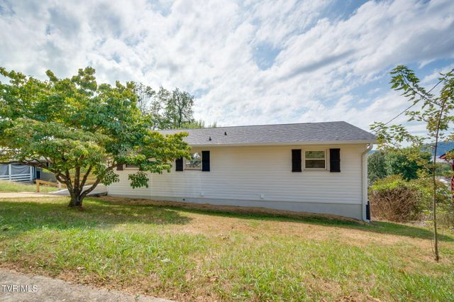 546 Bays View Court, Kingsport, TN 37660