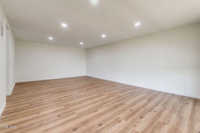 546 Bays View Court, Kingsport, TN 37660