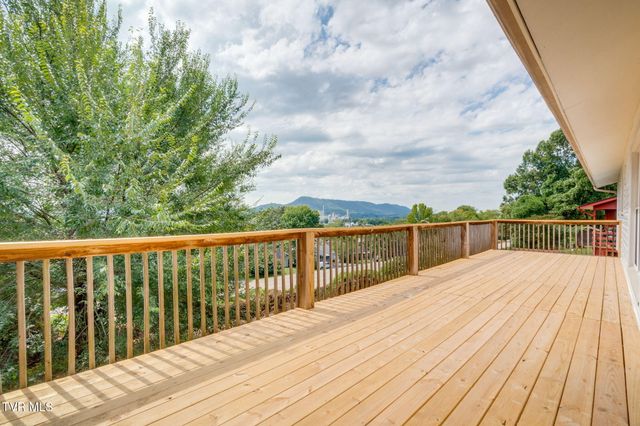 546 Bays View Court, Kingsport, TN 37660