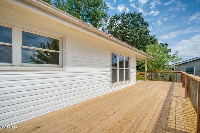546 Bays View Court, Kingsport, TN 37660