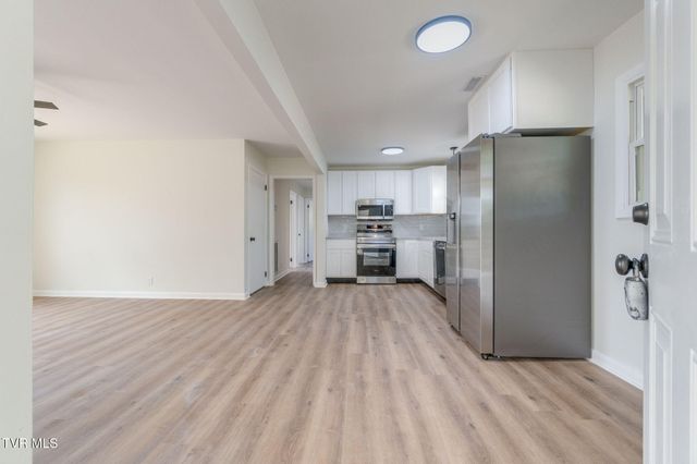 546 Bays View Court, Kingsport, TN 37660