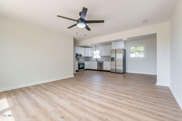 546 Bays View Court, Kingsport, TN 37660