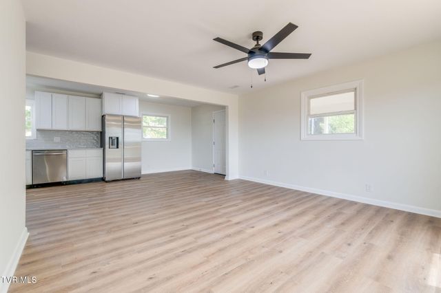 546 Bays View Court, Kingsport, TN 37660