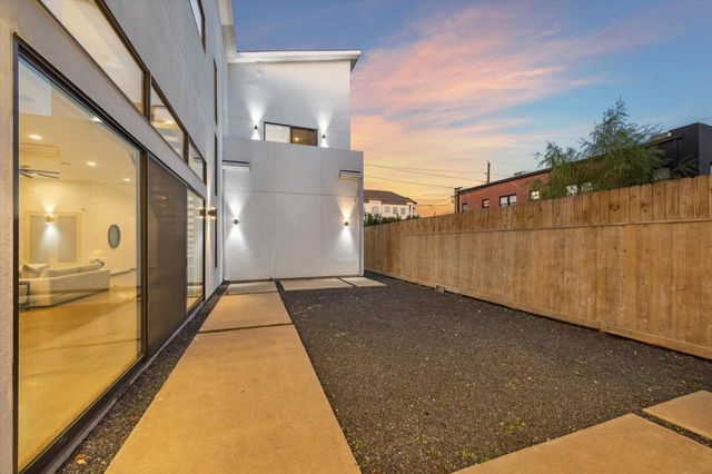118 Tuam Street, Houston, TX 77006