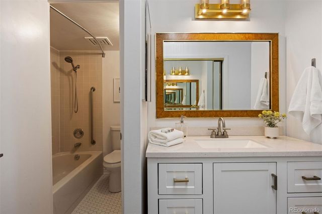 5955 E 10th Avenue 104, Denver, CO 80220