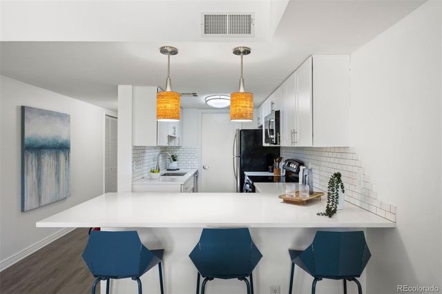 5955 E 10th Avenue 104, Denver, CO 80220