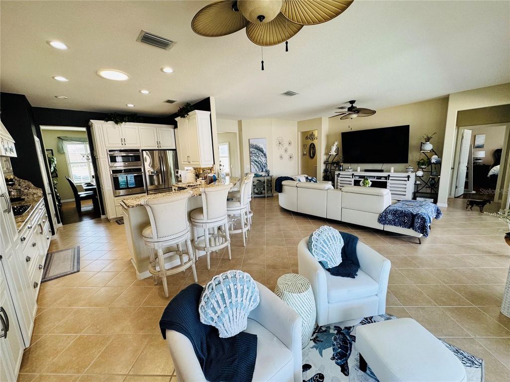 Image 5 of property listing at 9375 SE 125TH STREET, Summerfield, FL 34491