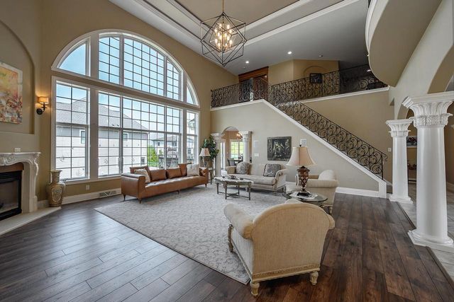 18290 Prairie Falcon LANE, Brookfield, WI 53045